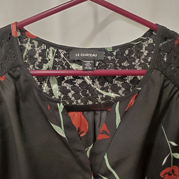 Le Chateau Black Blouse with Red Floral Design And Lace Detailing - Picture 5 of 5